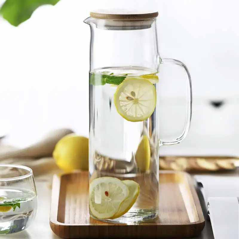  Jarra de vidrio borosilicato transparente 1.5 litros con asa y tapa de bambú