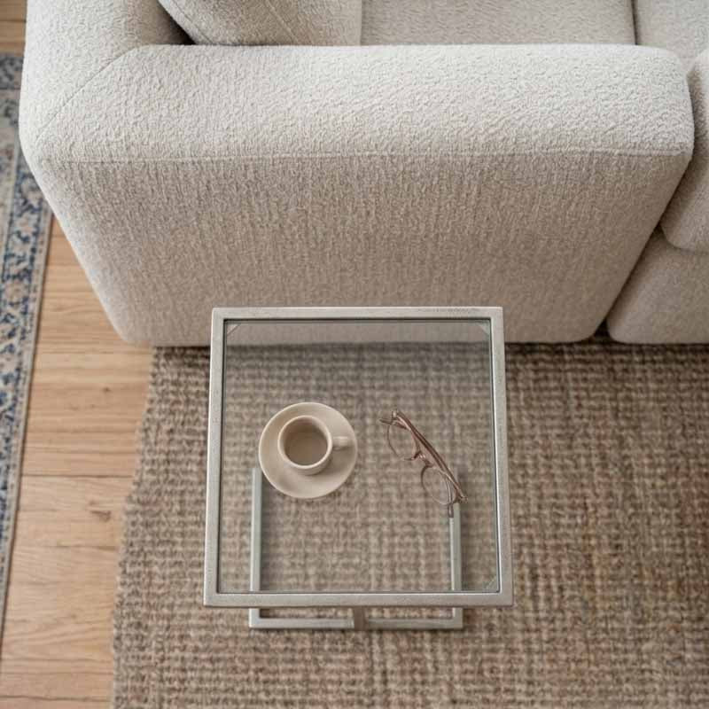 Mesa para bebidas detalle estructura metal